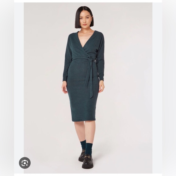 Apricot Green Midi Dress - Picture 2 of 6